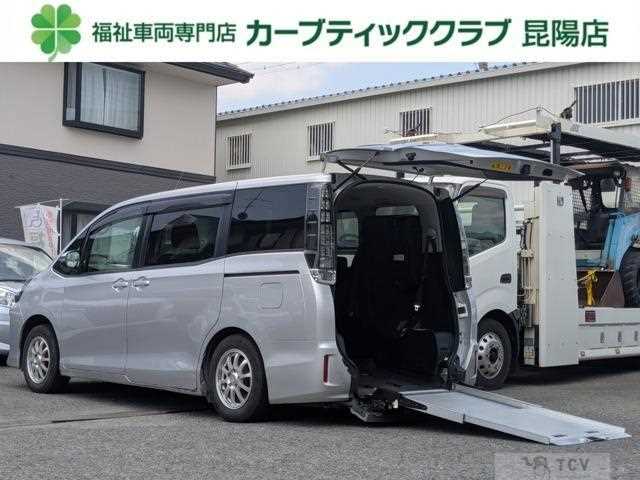 2017 Toyota Voxy