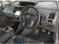 2013 Toyota PRIUS α