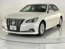 2017 Toyota Crown Hybrid