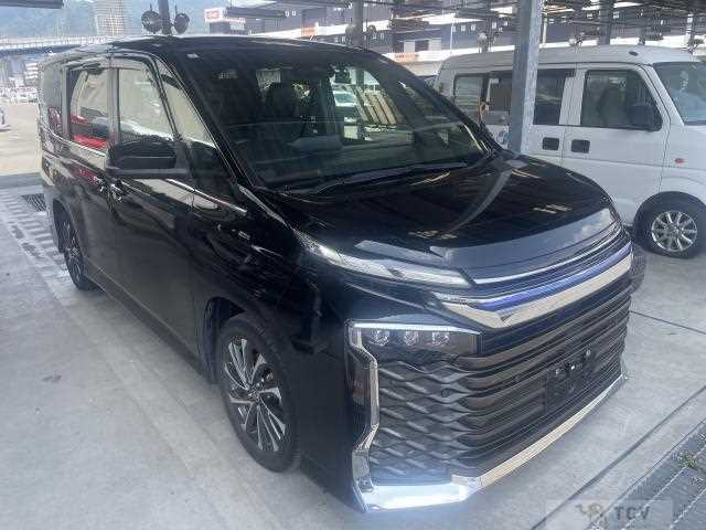 2023 Toyota Voxy
