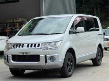 2009 Mitsubishi Delica D5