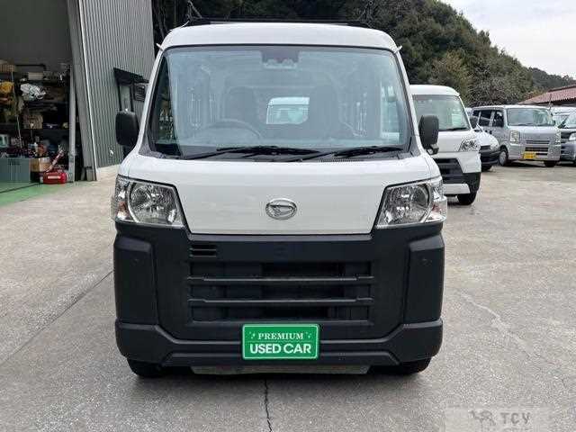 2022 Daihatsu Hijet Cargo