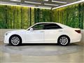 2013 Toyota Crown Hybrid