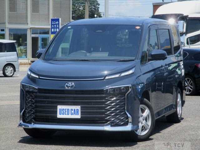 2022 Toyota Voxy
