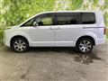 2022 Mitsubishi Delica D5