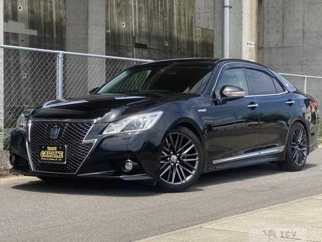 2013 Toyota Crown Hybrid