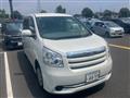 2010 Toyota Noah