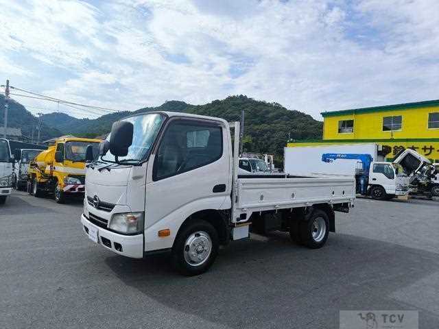 2013 Hino Dutro