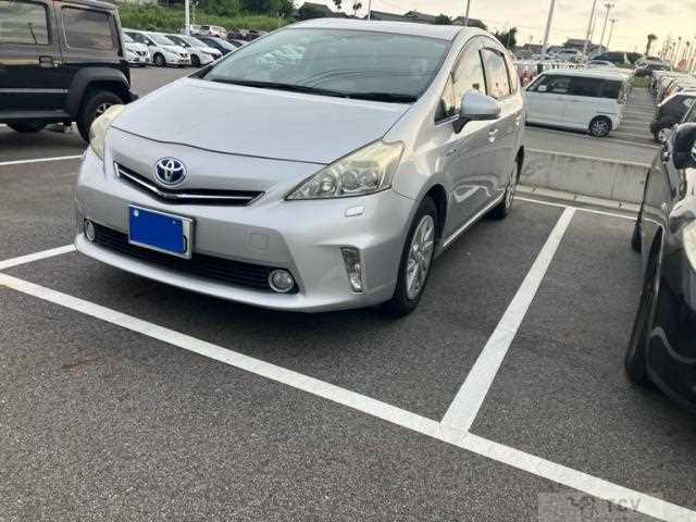 2013 Toyota PRIUS α