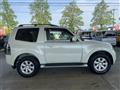 2017 Mitsubishi Pajero