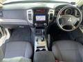 2017 Mitsubishi Pajero