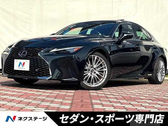 2022 Lexus IS