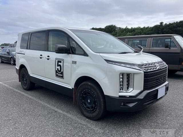 2020 Mitsubishi Delica D5