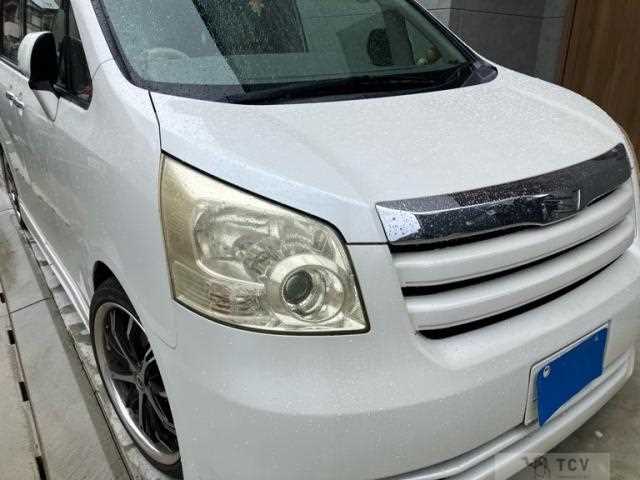 2009 Toyota Noah