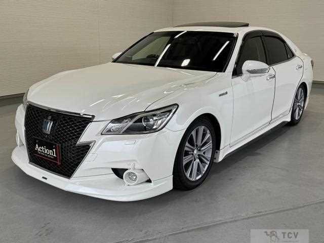 2013 Toyota Crown Hybrid