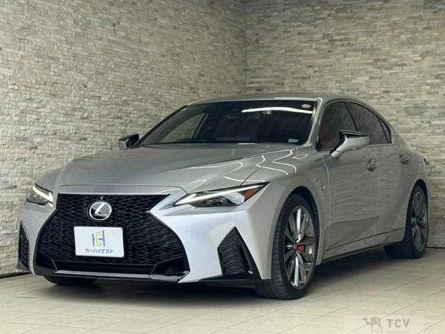 2021 Lexus IS