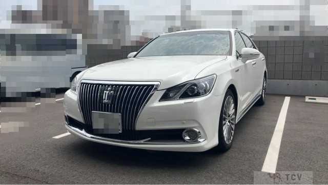 2013 Toyota Crown Majesta