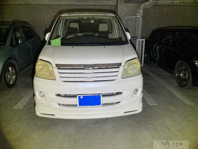 2003 Toyota Noah