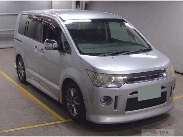 2011 Mitsubishi Delica D5