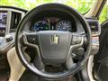 2013 Toyota Crown Hybrid