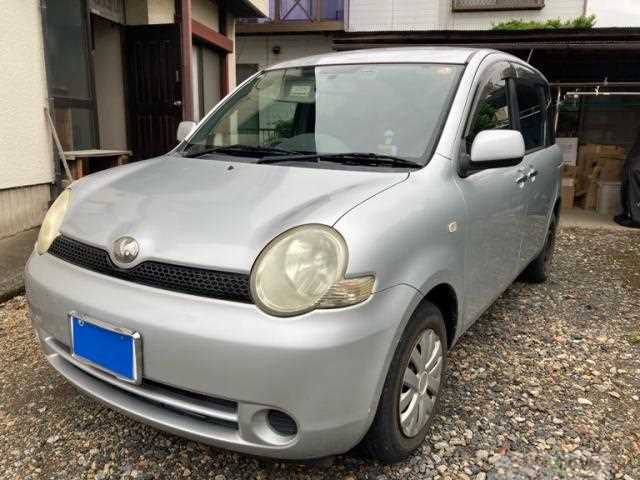 2005 Toyota Sienta