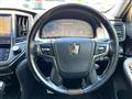 2017 Toyota Crown Hybrid