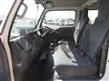 2019 Isuzu Elf Truck