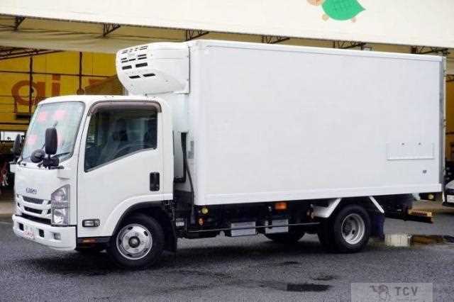 2020 Isuzu Elf Truck