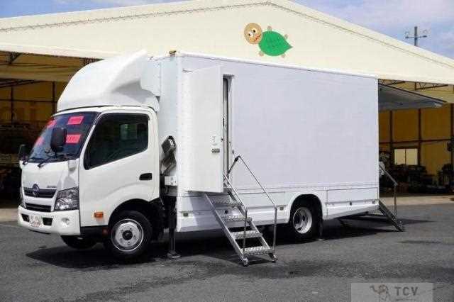 2017 Hino Dutro