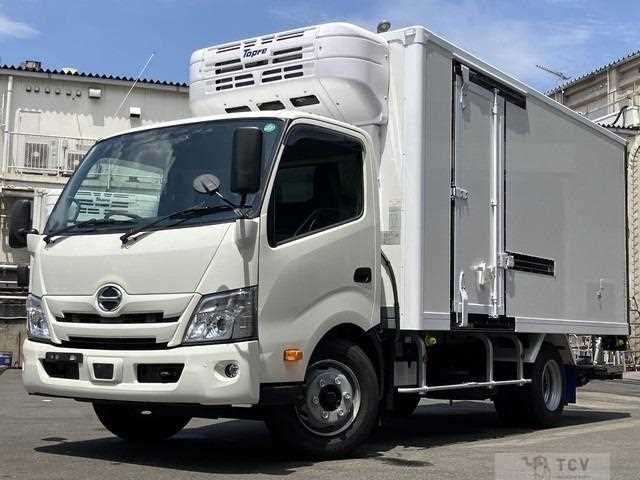 2025 Hino Dutro