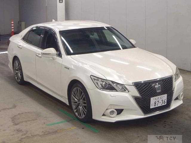 2014 Toyota Crown Hybrid