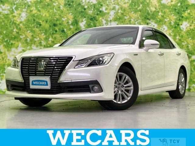 2013 Toyota Crown Hybrid
