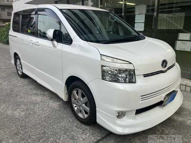 2007 Toyota Voxy