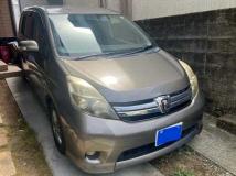 2012 Toyota Isis