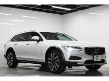 2022 Volvo V90