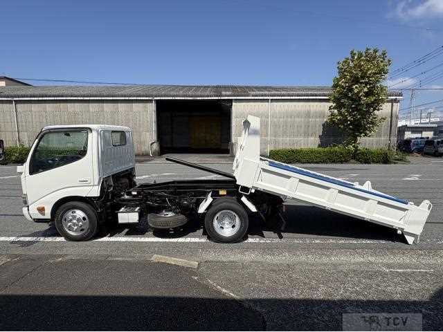 2011 Hino Dutro