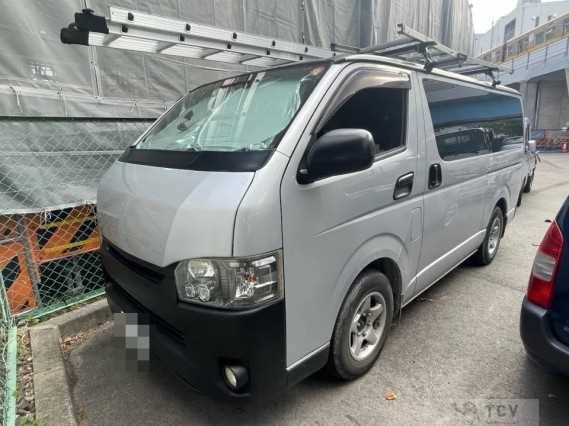 2005 Toyota Regiusace Van