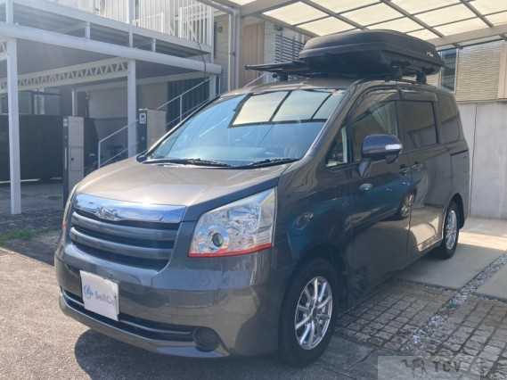 2010 Toyota Noah