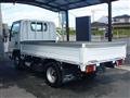 2020 Isuzu Elf Truck