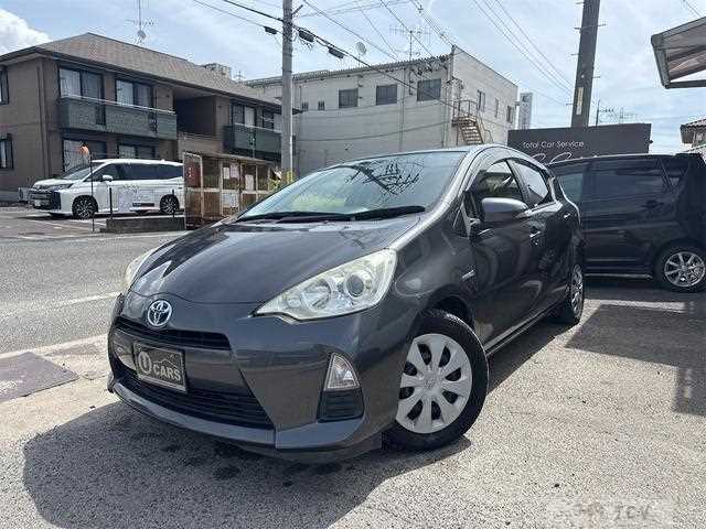 2013 Toyota AQUA