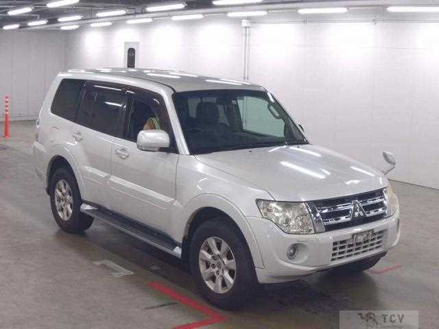 2013 Mitsubishi Pajero