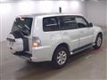 2013 Mitsubishi Pajero