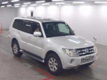2013 Mitsubishi Pajero