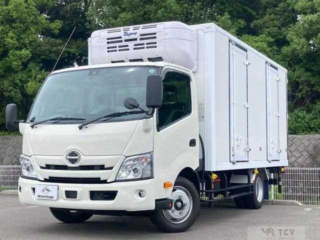 2025 Hino Dutro
