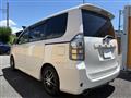 2013 Toyota Voxy