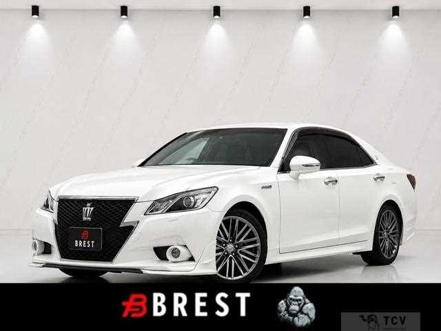 2013 Toyota Crown Hybrid
