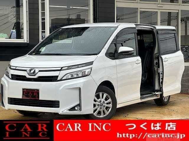 2017 Toyota Voxy