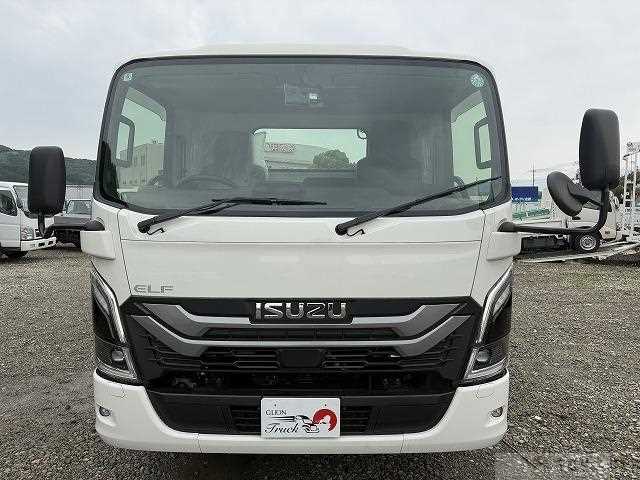 2025 Isuzu Elf Truck