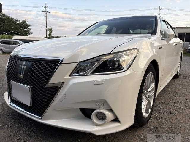 2015 Toyota Crown Hybrid