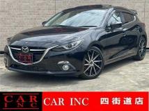 2016 Mazda Axela